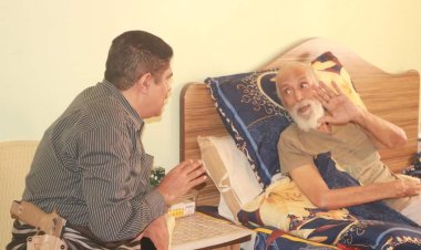 رئيس تنفيذية انتقالي حضرموت يزور الأستاذ التربوي والمناضل محسن لحمدي