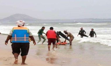 خفر السواحل تنقذ شاب من الغرق في ثالث أيام موسم البلدة بالمكلا