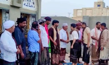 رئيس تنفيذية انتقالي المهرة يقدم واجب العزاء لأسرتي الفقيدين بن دسيمان وبن معيلي