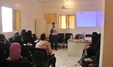 مركز المرأة للدراسات والتدريب والتنمية المستدامة يقيم ورشة تدريبية حول توظيف الذكاء الاصطناعي في التطبيقات البحثية