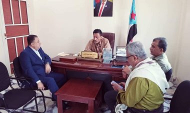 رئيس تنفيذية انتقالي أبين يلتقي الأمين العام للمجلس المحلي بالمحافظة