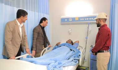 العاصمة عدن.. السقاف يطمئن على صحة شاعر الثورة الجنوبية المناضل عبدالله المكعبي