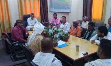 مدير عام غيل باوزير يعقد اجتماعا برؤساء اللجان المجتمعية