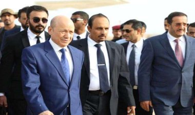 فضيحة.. الكشف عن محاولة من العليمي لتحويل ثلثيّ نفط حضرموت للحوثي