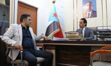 انتقالي العاصمة عدن يطلع على خطط ومشاريع تنظيم النقل