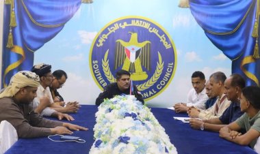 رئيس تنفيذية انتقالي حضرموت يلتقي لجنة بناء السلم الاجتماعي بحضرموت