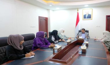 رئيس الوزراء يجتمع برئيسة اللجنة الوطنية للمرأة ويجدد التزام الحكومة بتمكين النساء