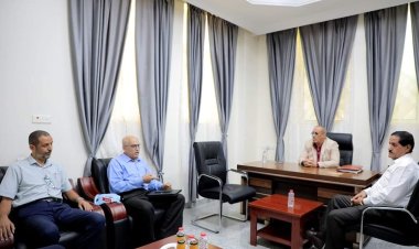 اللواء الهمشري يطّلع على أبرز أنشطة عمل مركز عدن للدراسات والبحوث التاريخية