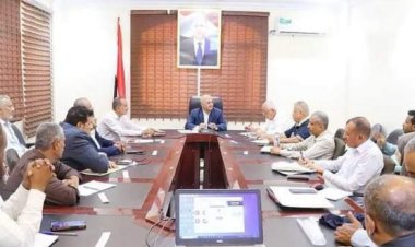 الوزير” الشرجبي” يناقش تنمية الإيرادات وتحديات قطاع المياه والصرف الصحي في المحافظات