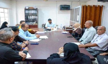 السلطة المحلية في مديرية صيرة تناقش الية تحسين الخدمات