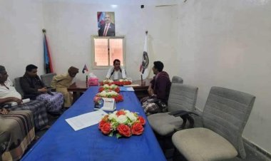 رئيس تنفيذية انتقالي سقطرى يلتقى رئيس منتدى طلاب المحافظة الدارسين بالعاصمة عدن