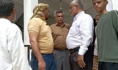 رئيس انتقالي خور مكسر يطلع على أعمال مكتب الأحوال المدنية بالمديرية