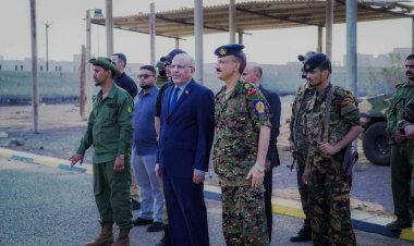 القائم بأعمال رئيس المجلس يتفقد معسكر قوات الأمن الخاصة بالعاصمة عدن