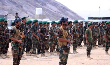 بعرض عسكري مهيب.. دفاع شبوة يحيي الذكرى الثانية لاستشهاد قائد ومؤسس اللواء العميد مفرج الحارثي ومرافقيه