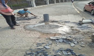 صيانة وتأهيل خطوط وغرف الصرف الصحي بالشوارع العامة بتمويل المديرية وتدشين وتقوية المياه بحي المسرح بالتواهي بتمويل من منظمة كير