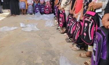 مؤسسة عدن لرعاية الأيتام تدشن توزيع الحقيبة المدرسية للأيتام والأسر الأكثر فقراً بالعاصمة