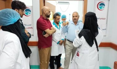 عدن.. الصحة تتفقد المخيم الجراحي المجاني لمرضى السرطان في مستشفى الأمريكي