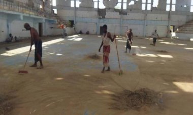 برعاية رئيس انتقالي أبين.. إزالة الاشجار وتوصيل المياه وربط التيار الكهربائي ونظافة الصالة الرياضية المغلقة بزنجبار