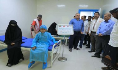 تدشين مخيم عمليات إصلاح تمزق تمزق و شبكية العين بحضرموت بتمويل جمعية الرحمة العالمية بالكويت