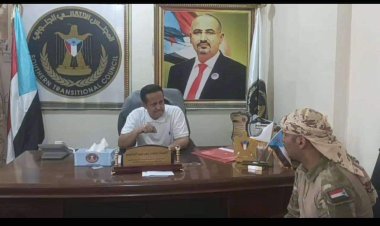 رئيس تنفيذية انتقالي لحج يلتقي قائد كتيبة حماية الأراضي في إدارة أمن المحافظة