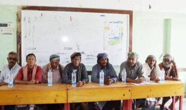 مشائخ ووجهاء باكازم بالمحفد يؤكدون وقوفهم لجانب القوات الجنوبية ورفضهم للمناطقية والتفرقة