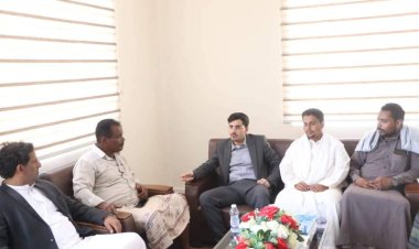 رئيس تنفيذية انتقالي المهرة يناقش سبل تعزيز التعاون بين المجلس والسلطة المحلية بمديرية الغيضة