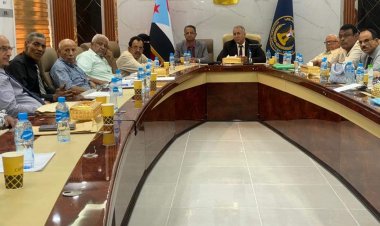 مجلس المستشارين يؤكد دعمه للتحركات الشعبية في محافظتي حضرموت وأبين المطالبة بالأمن والاستقرار