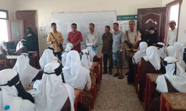 انتقالي البريقة يتفقد سير العملية التعليمية في مجمع الشعب للبنات