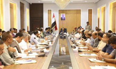 محافظ حضرموت يرأس اجتماعًا للمكتب التنفيذي بالمحافظة