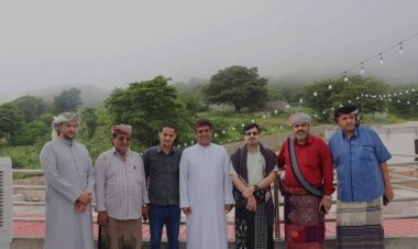 الشيخ باكريت يلتقي رئيس تنفيذية انتقالي المهرة وفريق دائرة الشباب والرياضة