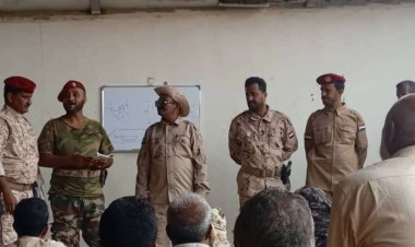 قائد اللواء التاسع صاعقة يشيد بقائد اللواء الحادي عشر صاعقة