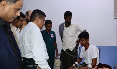 رئيس تنفيذية انتقالي حضرموت يزور جرحى الاعتداء على المتظاهرين بمدينة شحير