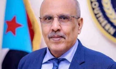 الكثيري يعزي المستشار الإعلامي حسام عاشور في وفاة خاله