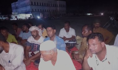 أهالي غيل باوزير ينظمون لقاءً عاماً لمناقشة أوضاع المديرية