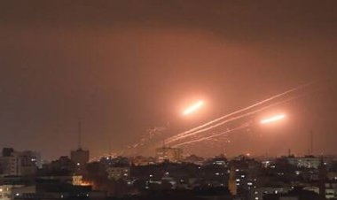 دوي صفارات الإنذار في مدينة عسقلان إثر إطلاق صواريخ من غزة