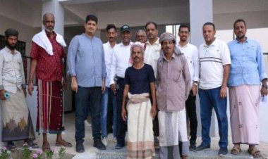 السلطة المحلية بالمكلا تستلم مشروع مدرسة “القاقين” بحي النفط