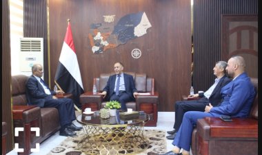 وزيرا الصناعة والمالية يؤكدان أهمية تحسين الإيرادات وتعزيز بيئة الأعمال التجارية والاستثمارية