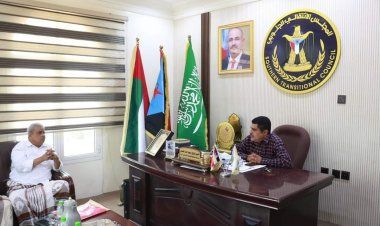 رئيس تنفيذية انتقالي حضرموت يطلع على تحضيرات اللقاء الموسع للمقادمة والمناصب والشخصيات الاعتبارية الذي تنظمه لجنة التواصل