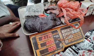 العاصمة عدن.. القبض على تاجر حشيش في منزله بالتواهي