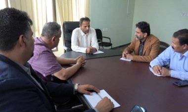 بتكليف من وزير النفط والمعادن.. محافظ أبين والمدير العام التنفيذي للشركة اليمنية للغاز يناقشان آلية عمل تنظيم محطات تعبئة غاز السيارات