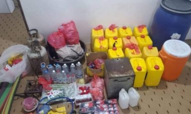 مكافحة مخدرات المهرة تضبط مصنعا لصناعة الخمور بالعاصمة الغيضة