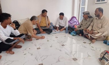 مدير عام رضوم يلتقي باللجنة التابعة لوكالة تنمية المنشآت بالصندوق الاجتماعي قبيل صرف مساعدات لمربي الأغنام بالمديرية