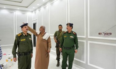 وزير الداخلية يتفقد سير العمل في مشروع تجهيز مكاتب ديوان الوزارة في عدن