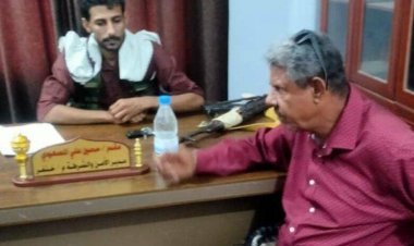 رئيس تنفيذية انتقالي خنفر يلتقي مدير أمن المديرية لبحث تعزيز الأمن