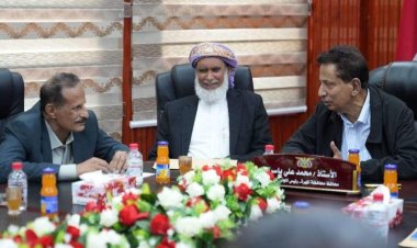 القميري وبن عفرار يلتقيان بمحافظ محافظة المهرة