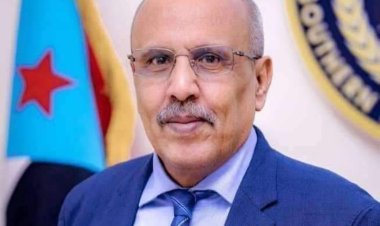 الكثيري يُعزَّي المقدم عبدالله باذياب العوبثاني بوفاة والدته