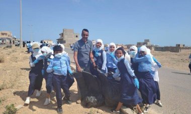 مدير عام مكتب السياحة يشارك في حملة “عام الأمل” بسقطرى