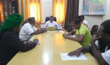 مدير عام مديرية غيل باوزير يترأس اجتماعاً بلجنة تحديد النطاق الجغرافي