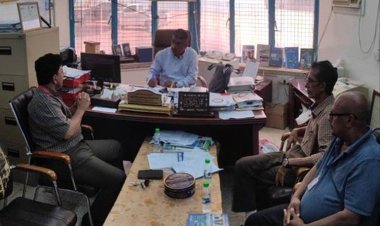 مدير صحة الموانئ بعدن يؤكد أهمية فتح العيادة الطبية في ميناء الزيت