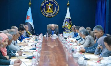 هيئة الرئاسة تدعو الحكومة لتحمّل مسؤولياتها بمعالجة أوضاع الأسر النازحة من خطوط التماس شمال لحج والضالع